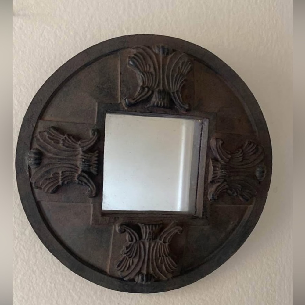 Vint. Mirror